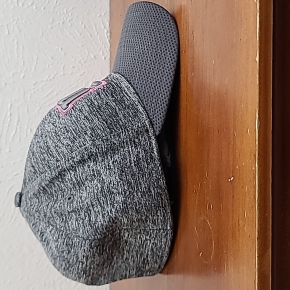 New Era 39THIRTY New York Giants x Breast Cancer Awareness Stretch Fit Ball Cap - Picture 4 of 16